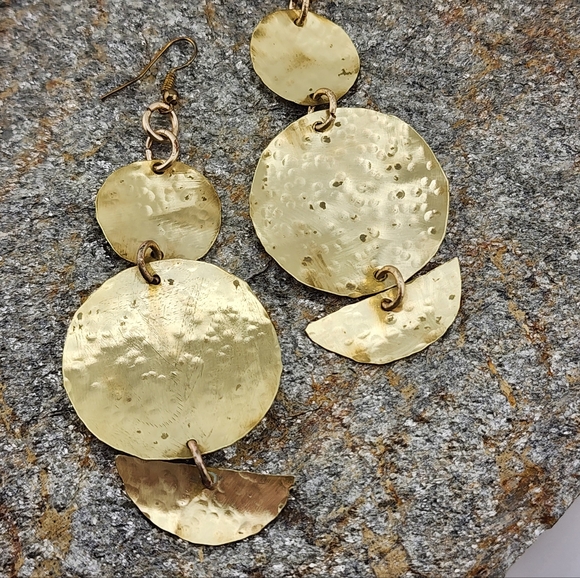 BRASS HAMMERED DANGLING EARRINGS HANDMADE STATEMENT JEWELRY - Picture 5 of 12